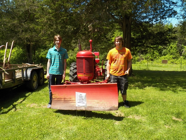 1052_Massey-Harris-tractor_Owned-by-Gerry-Burr.jpg