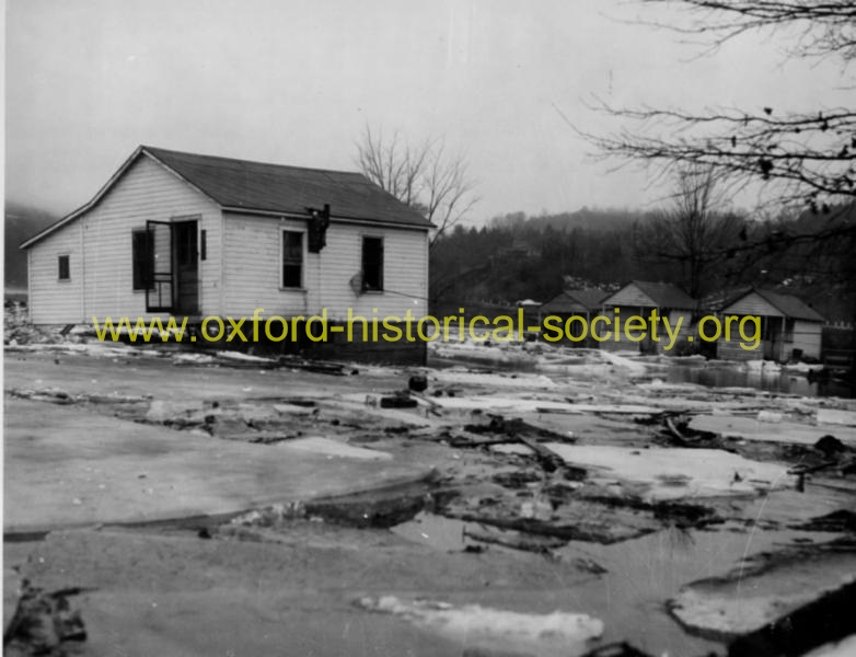 022_LakeZoar-cottages-flood-1936_2012-PF.jpg