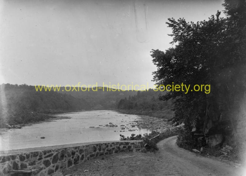 072_Looking-north-from-zoar-bridge-road-going-to-Bennetts-Bridge_2012-PF.jpg