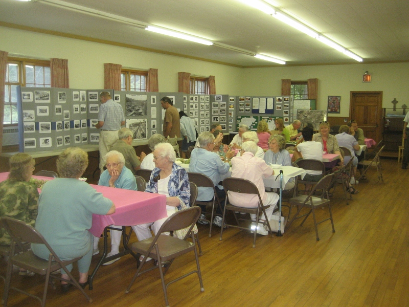 21 The hall at 5-41 PM, 8-25-12 (800x600).jpg